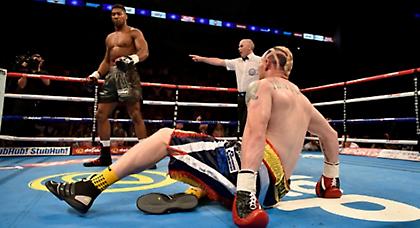 Τον «γκρέμισε» σε 97 δευτερόλεπτα (video)