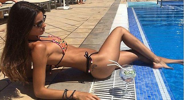 Μια κούκλα στο πλευρό του Ντάνι Άλβεζ (Pics)