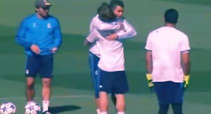 Θέλεις αγκαλιά; Στον Κριστιάνο… (video)