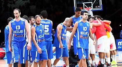 Βάζει τελεία