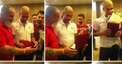 Τίμησαν τον… φίλο Γκουαρδιόλα (pics)