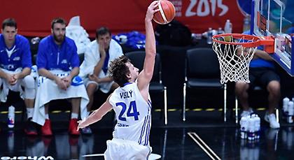 Προσοχή: «Πετάει» ο Βέσελι! (video)