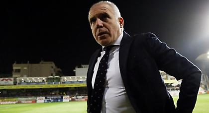 Θέλει, αλλά δεν βρίσκει επιθετικό