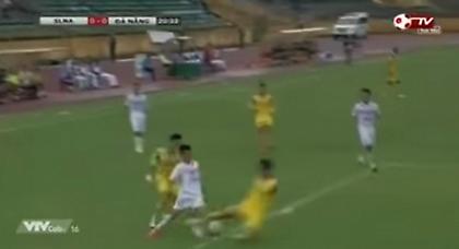 Εξάμηνος αποκλεισμός για ένα δολοφονικό τάκλιν