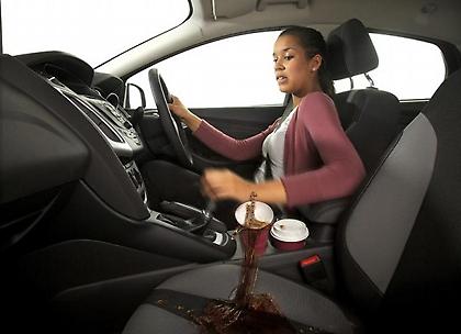 Δοκιμαστές της Ford μεταμορφώνονται σε... Σέρλοκ Χολμς (2 video)