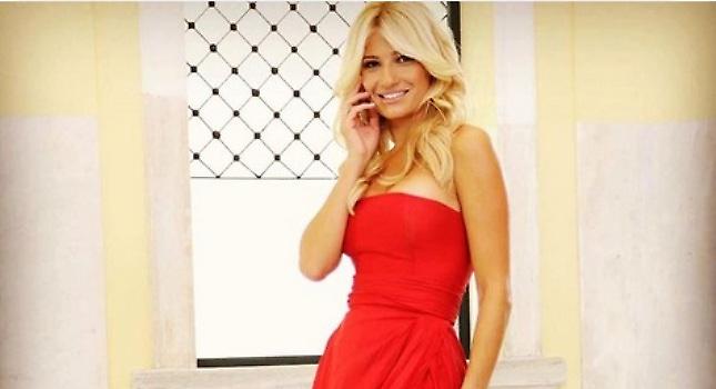 «Τρελαίνει» κόσμο η Φαίη Σκορδά (pics)