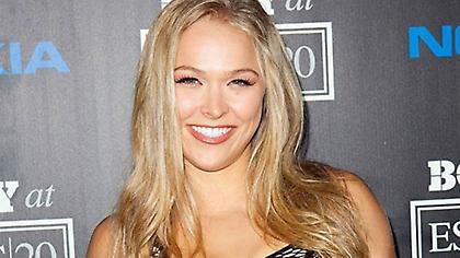 Η Ρόντα Ράουζι κάνει πολύ σεξ πριν τους αγώνες της (video)