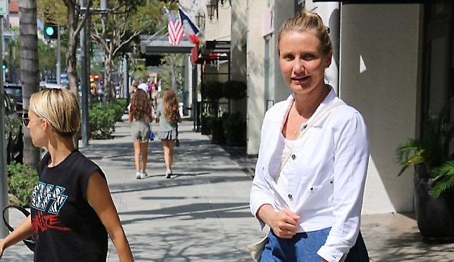 Τι έγινε Κάμερον Ντίαζ; Το πειράξαμε το προσωπάκι μας; (pics)