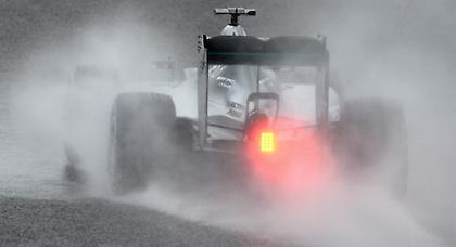 Εκπλήξεις μέσα στη βροχή