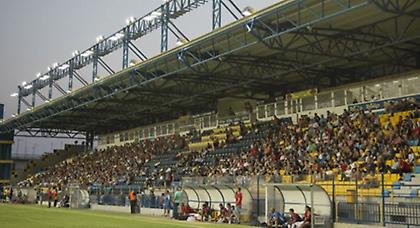 Ρε, αυτός χαλάει την πιάτσα…