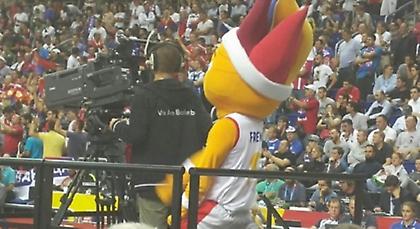 Η… πονηρή μασκότ του Ευρωμπάσκετ (video)