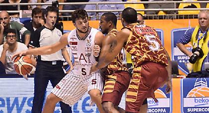 «Λύγισε» Μπράμος και Βενέτσια η Αρμάνι