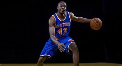 Ο Θανάσης Αντετοκούνμπο με την φανέλα των Νικς (pics)