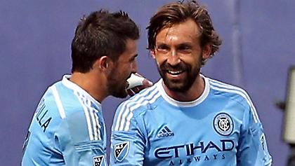 Ξεφάντωμα με κάμπριο και ωραίες παρουσίες για Πίρλο-Βίγια (video)