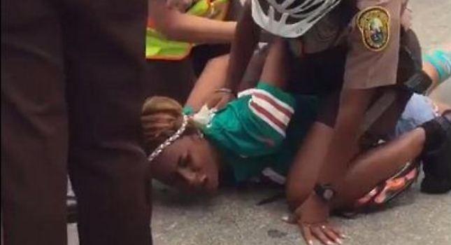 Συνελήφθη σε… έξαλλη κατάσταση σύζυγος αθλητή του NFL (Pics/vid)