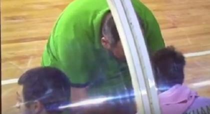 Προπονητής χαστουκίζει παίκτη στην Τουρκία (video)