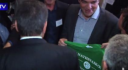 Με φανέλα του Παναθηναϊκού στις ΗΠΑ ο Τσίπρας (video)