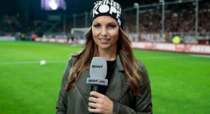 Η δημοσιογράφος που θα… τεστάρει τα τσιμέντα της Τούμπας! (pics)