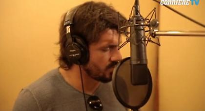 Άθλιος τραγουδιστής ο Γκατούζο (video)