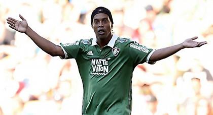 Δεν αποσύρεται ο Ροναλντίνιο