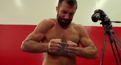 Το απόλυτο κρας-τεστ για το νέο Ιphone 6s (video)