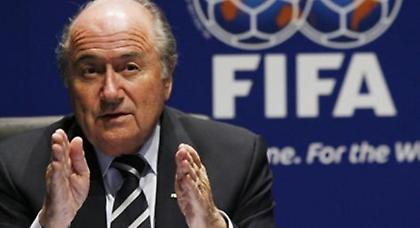 Διώχνουν τον Μπλάτερ οι χορηγοί