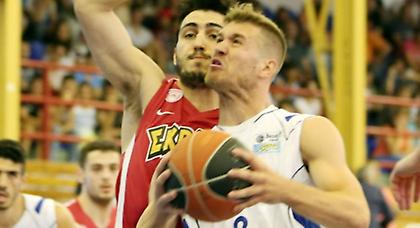 Στον Προμηθέα ο Παπαπέτρου