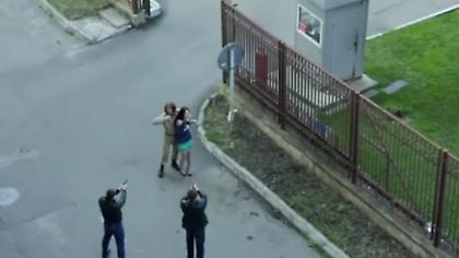 Ήρωας σώζει γυναίκα όμηρο μόνο που… βρισκόταν σε γύρισμα ταινίας! (video)