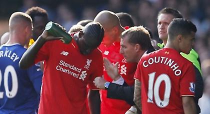 Τα «χώνει» σε Ρότζερς ο Σακχό