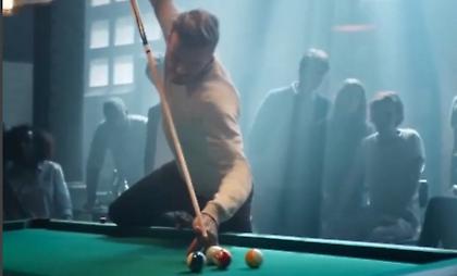Έτσι παίζει μπιλιάρδο ο Ντέιβιντ Μπέκαμ (video)