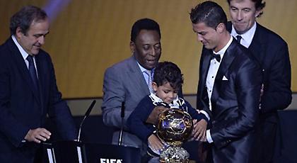 Τρελαμένος με τον Μέσι ο γιος του Ρονάλντο (pic)