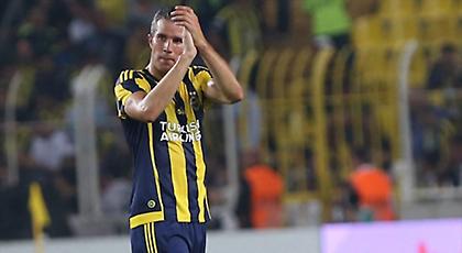 «Ξενερωμένος» ο Φαν Πέρσι στη Φενέρ (video)