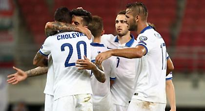 Λίγη στήριξη στην εθνική δεν βλάπτει…