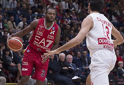 Συνήλθε η Αρμάνι