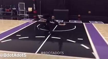 Ο «θεατρίνος» Ντίβατς στα… χέρια του μίμου του ΝΒΑ (video)