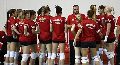 Έδειξε… φανέλα η γυναικεία ομάδα του Ολυμπιακού