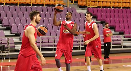 Στρόμπερι: «Να παίξουμε με αυτοπεποίθηση»