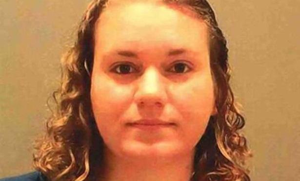 Δασκάλα κατηγορείται ότι έκανε σεξ με μαθητή της για τρία χρόνια