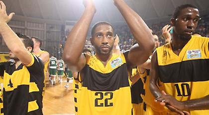 ΜακΝιλ: «Δεν αρκεί να είμαστε ανταγωνιστικοί»