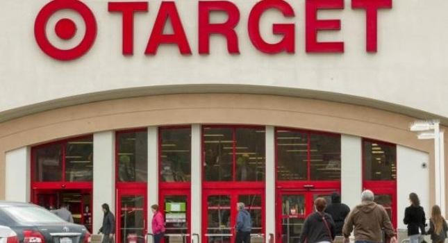 Αντί για μουσική, πορνό σε εμπορικό κέντρο! (video)