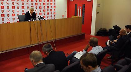 Ανοικτό το ενδεχόμενο να αποχωρήσει άφησε ο Βενγκέρ