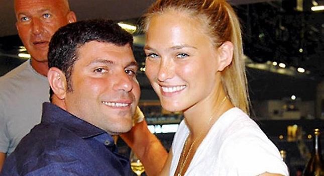 Βillionaire και γόης με περιουσία 3,5 δισ. ο νέος βασιλιάς της Ψαρούς