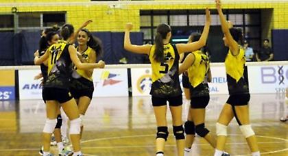 Με άνεση η ΑΕΚ