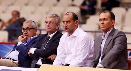 Κανονικά Χάντερ, Μιλουτίνοφ και… Αγγελόπουλοι