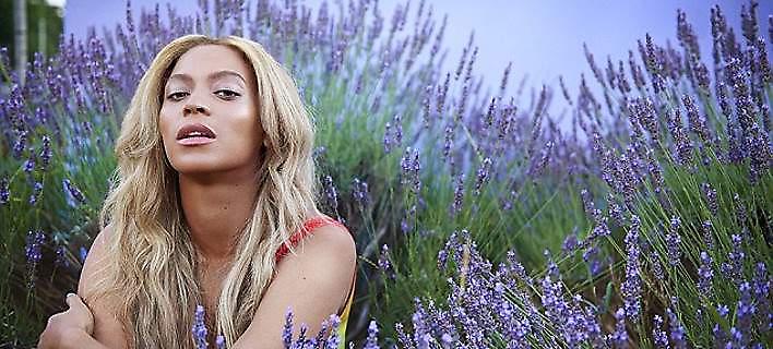 Η Μπιγιονσέ ποζάρει για εξώφυλλο περιοδικού για να δείξει τις ραγάδες της