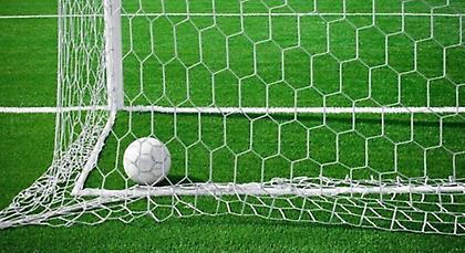 Πριν βγει να τραγουδήσει η χοντρή (video)