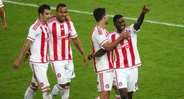 Ο Ιντέγε αγκαλιά με την πρώτη κούπα (pic)