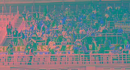 «Μας επιτέθηκαν με μαχαίρια, πέτρες και καδρόνια»