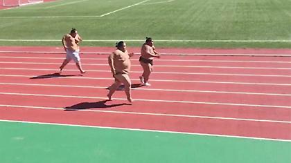 Από το σούμο στο... στίβο (video)