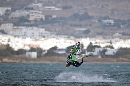 Η Νάξος φιλοξενεί το μεγαλύτερο Freestyle Windsurf event της Ελλάδας!